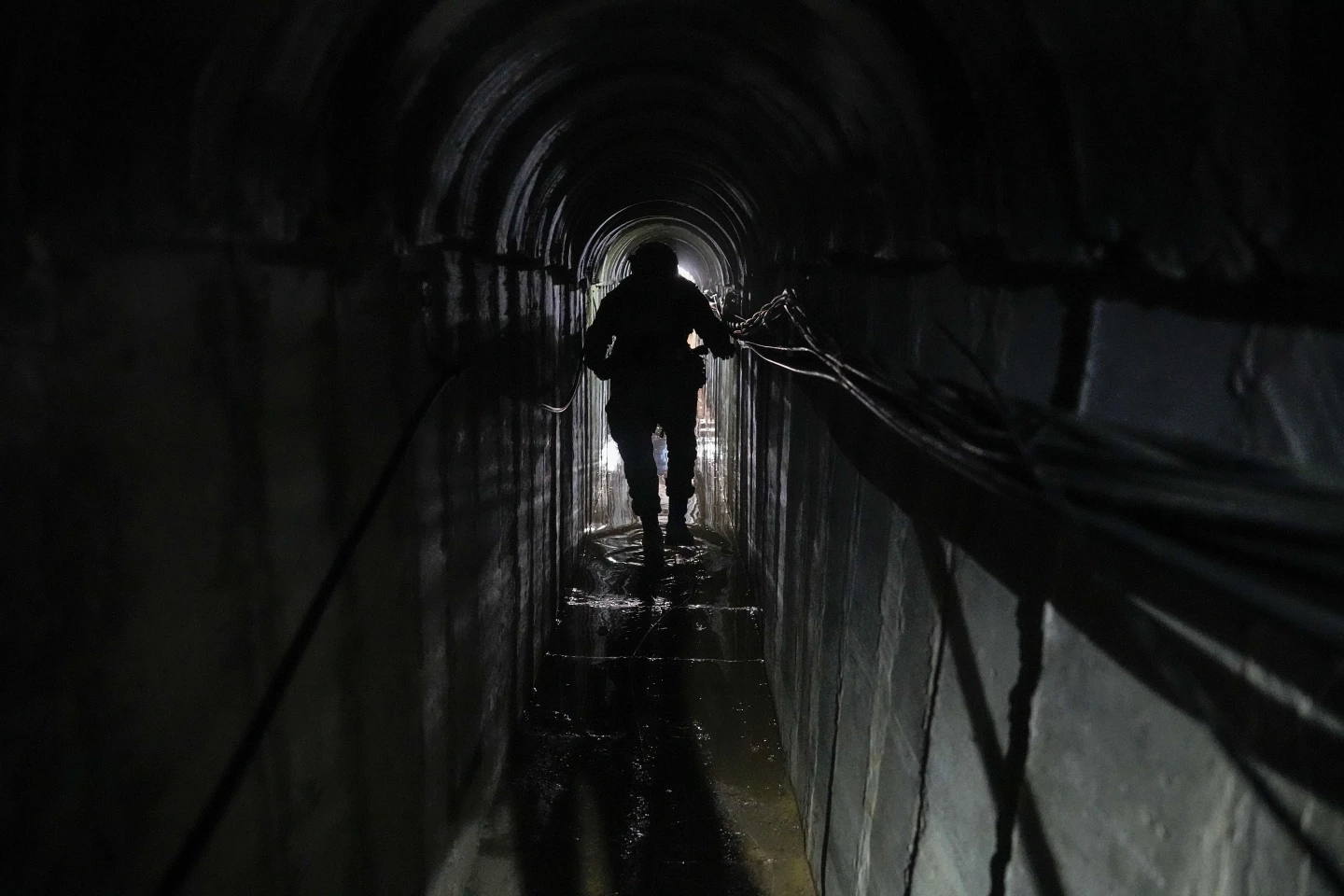 https://salarnews.in/public/uploads/images/newsimages/maannewsimage11022024_002913_un tunnel.webp